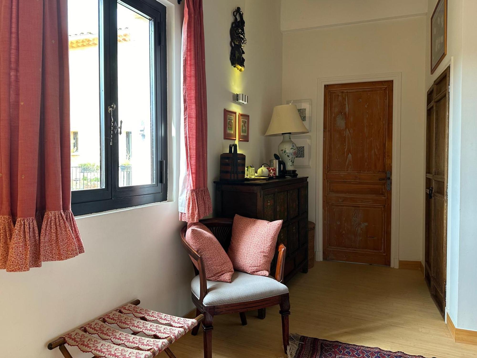 Bed and Breakfast La Cour Carree Рюстрель Экстерьер фото